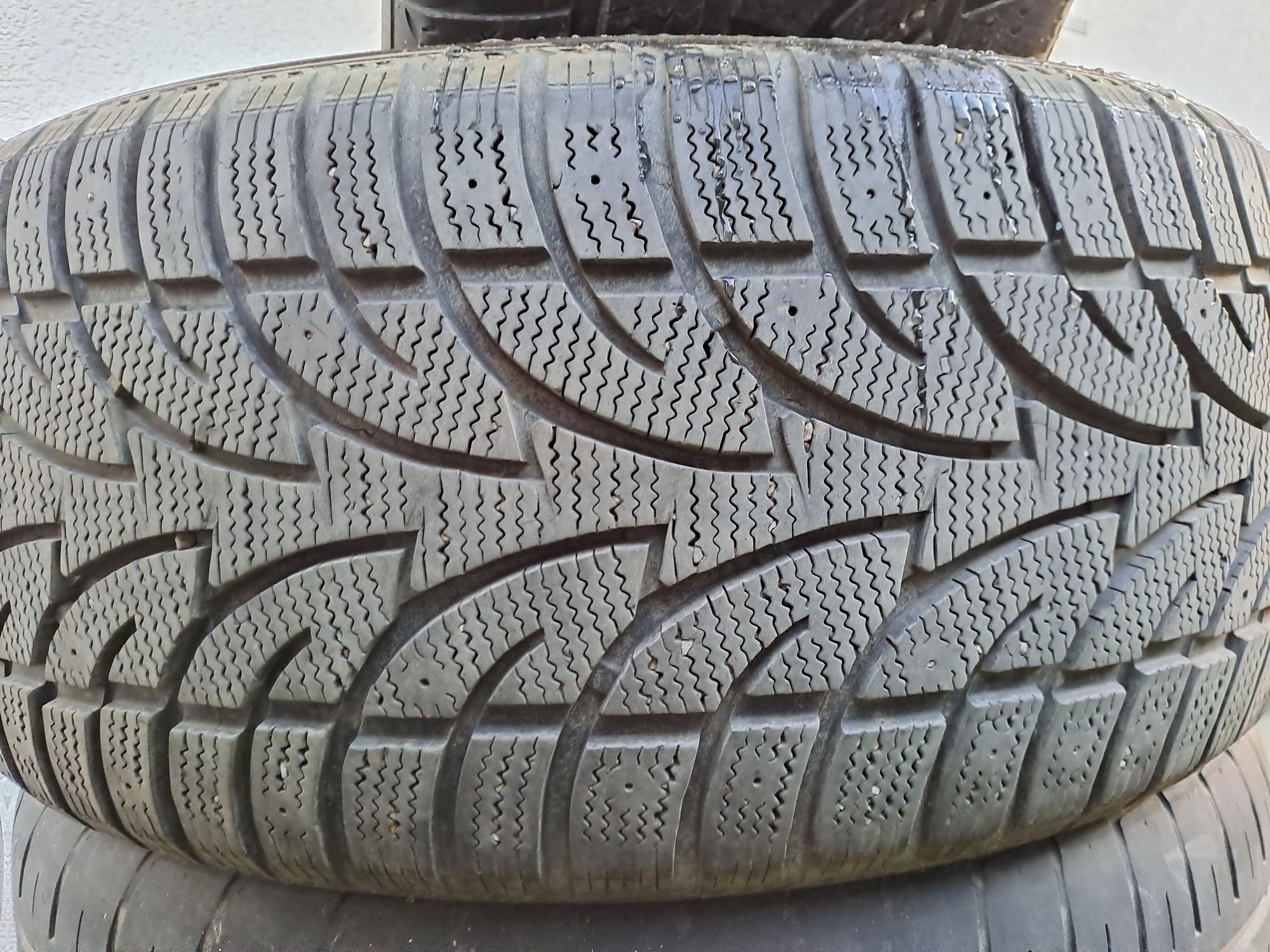 Vand 2 anvelope de iarna 255/50r19 7mm