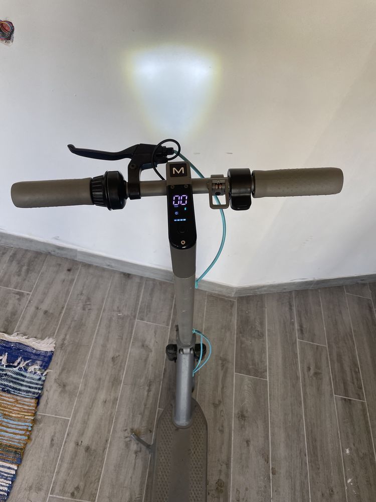 Vînd trotinetă electrică Poloneză.