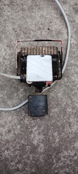 Vând reflector cu halogen