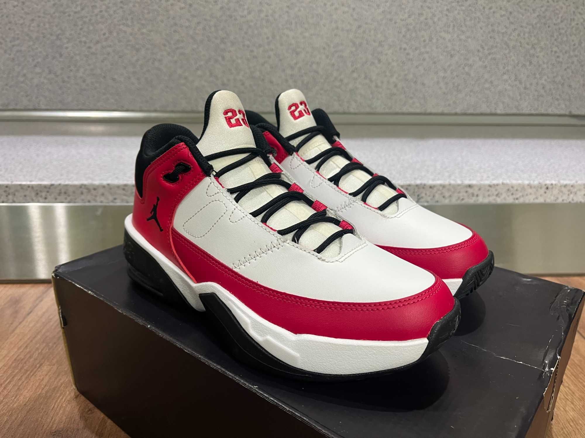 ОРИГИНАЛНИ *** Nike Air Jordan Max Aura 3 GS 'White Very Berry'