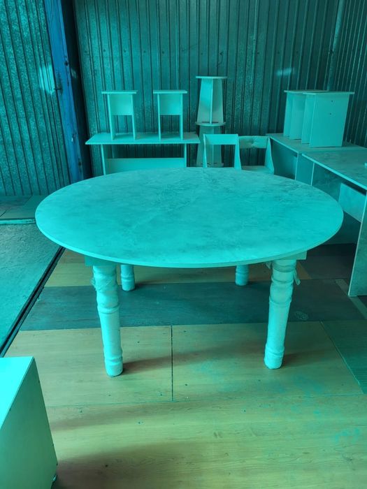 Продам круглые столы