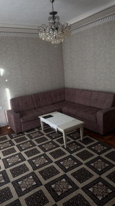 срочна продается диван и ковер состояние хорошее