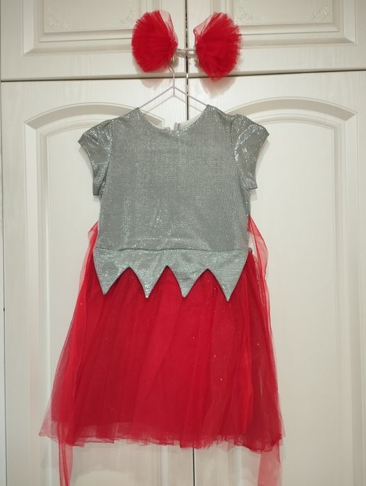 Платье 6-7 лет.      .