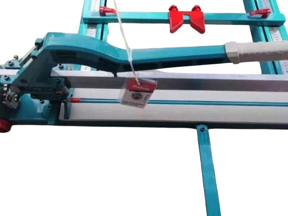 Чисто новa машина за рязане на плочки релсова професионална 1200мм