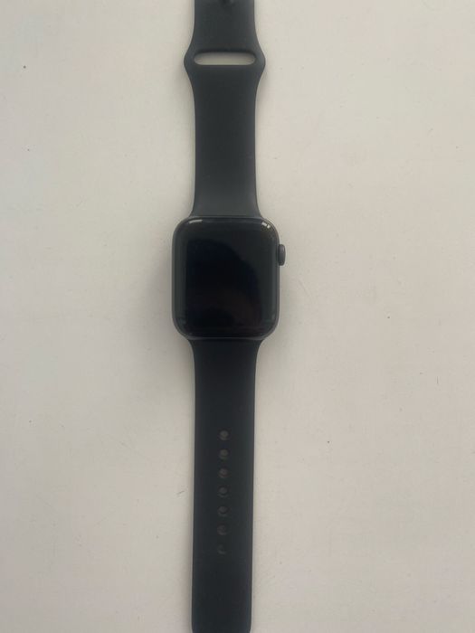 Продам Apple Watch SE 44mm