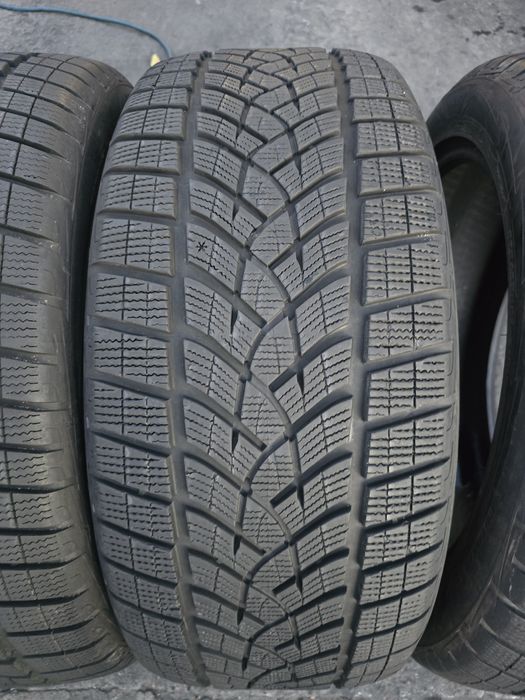 Anvelope iarna 275 45 21