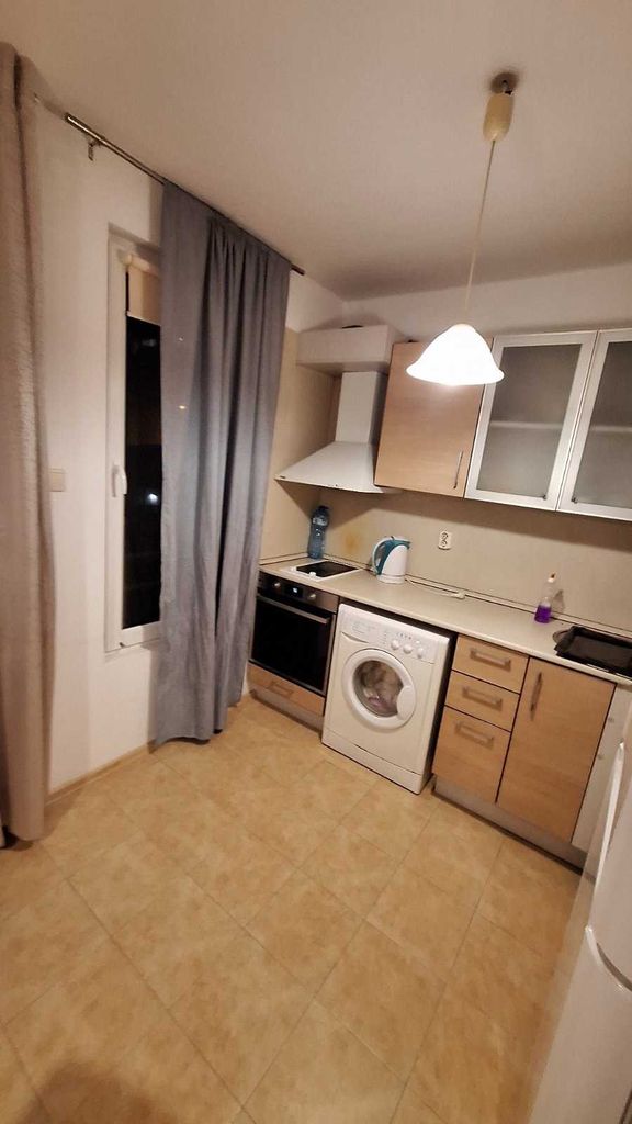 Дава се под наем Тристаен апартамент в Бургас, Братя Миладинови - 94 кв.м за 425 € - Снимка #1
