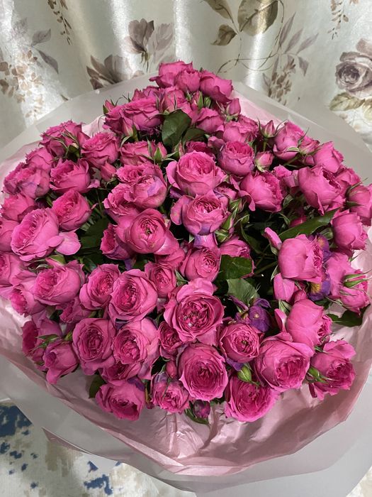 Продам цветы свежие купили вчера прям свежие можете придти посмотреть