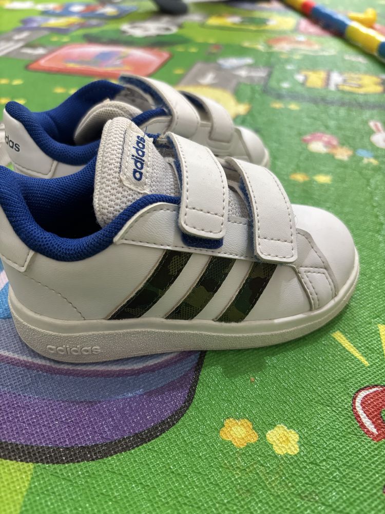 Adidasi Adidas copii