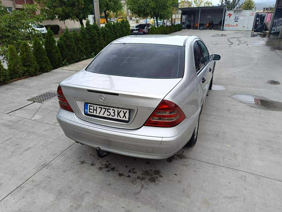 Мерцедес C200 2001г
