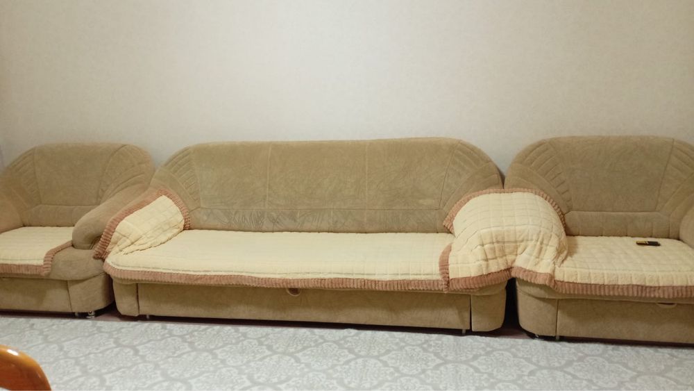 диван с даумя креслами