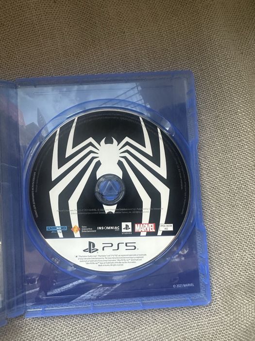 Продам игру на пс 5 в отличньм состояние человек паук 2