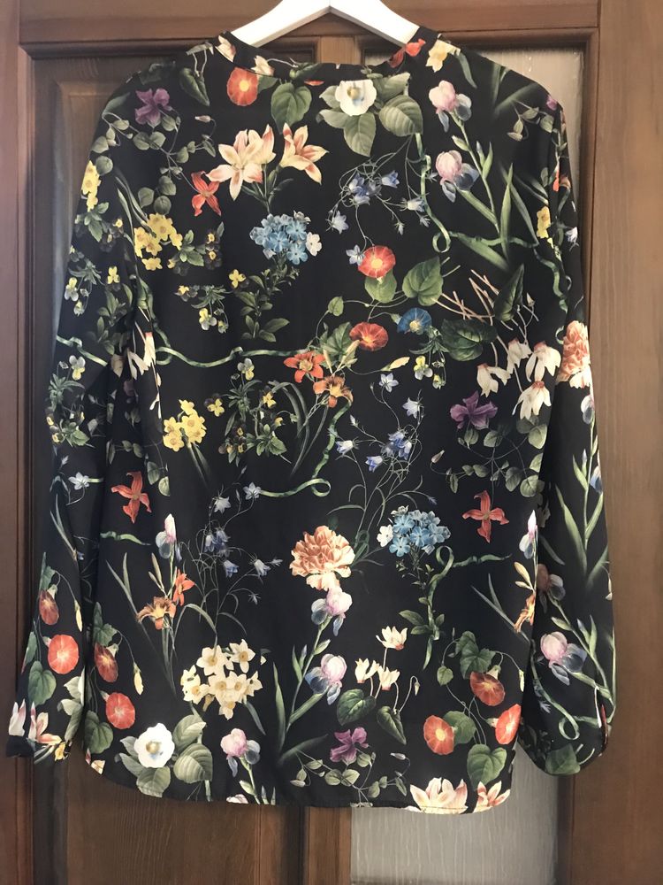 Блузка с цветочным принтом 48размер