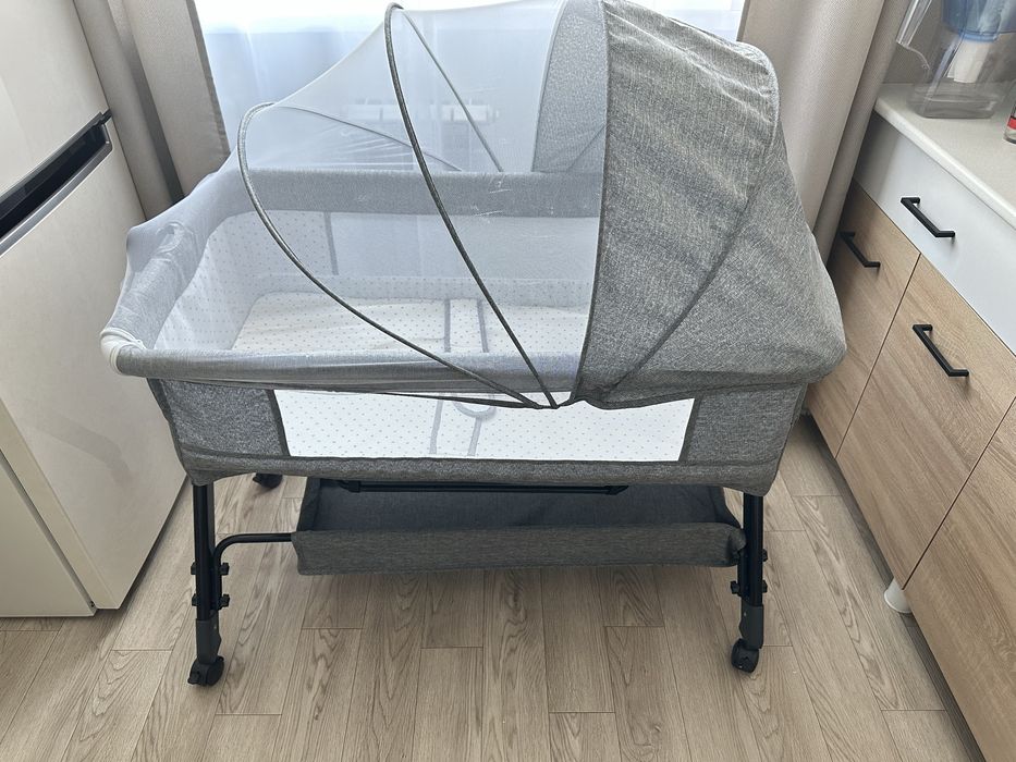 Детская кроватка в отличном состоянии почти новая