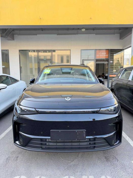 Leapmotor C16 restyling Hybrid 1 позиция.