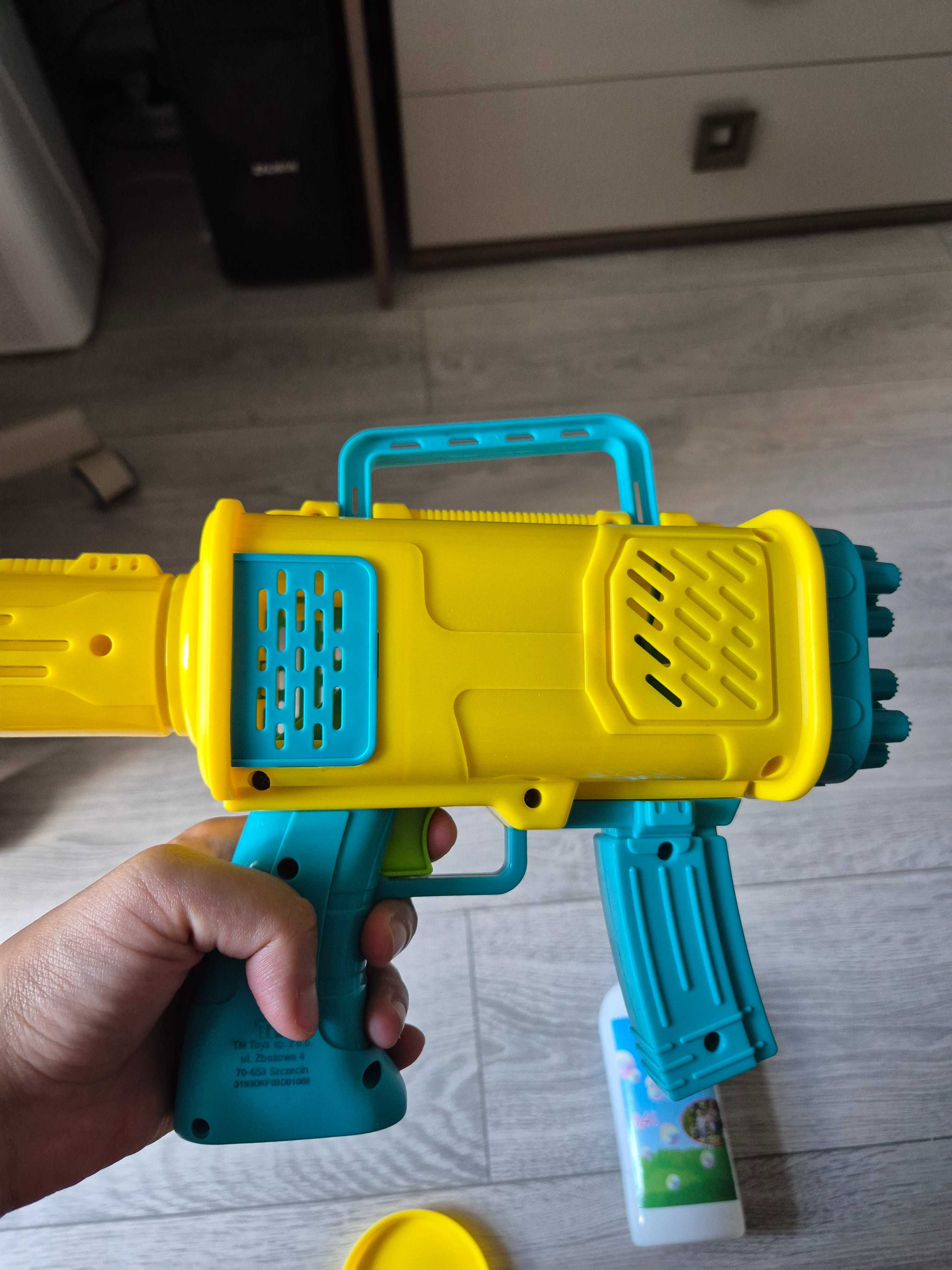 Pistol cu baloane