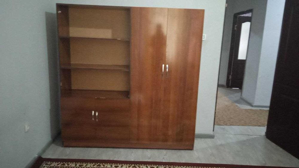 Shlaf yarmi kitobshkaf yarmi gardirop