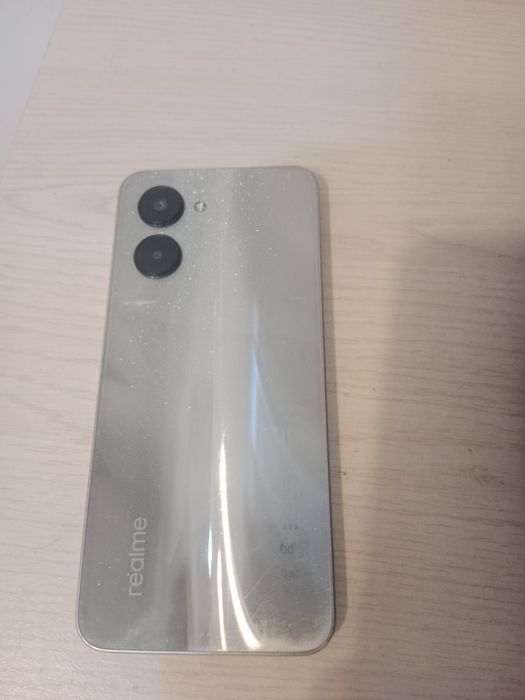 Продам телефон Realme C33