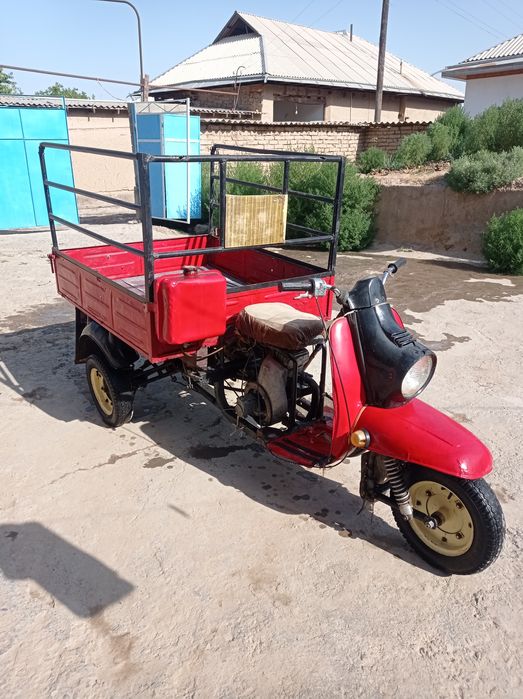 Sukuter sotiladi benzin mator