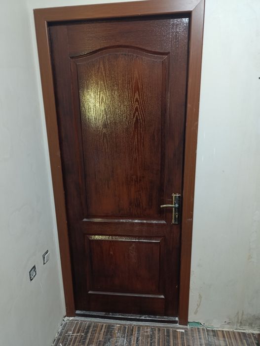 Срочно продам двери 2 штук размер 80х205