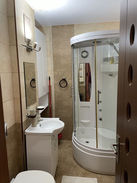 Proprietar, inchiriez apartament 2 et 2,, mobilat si utilat complet