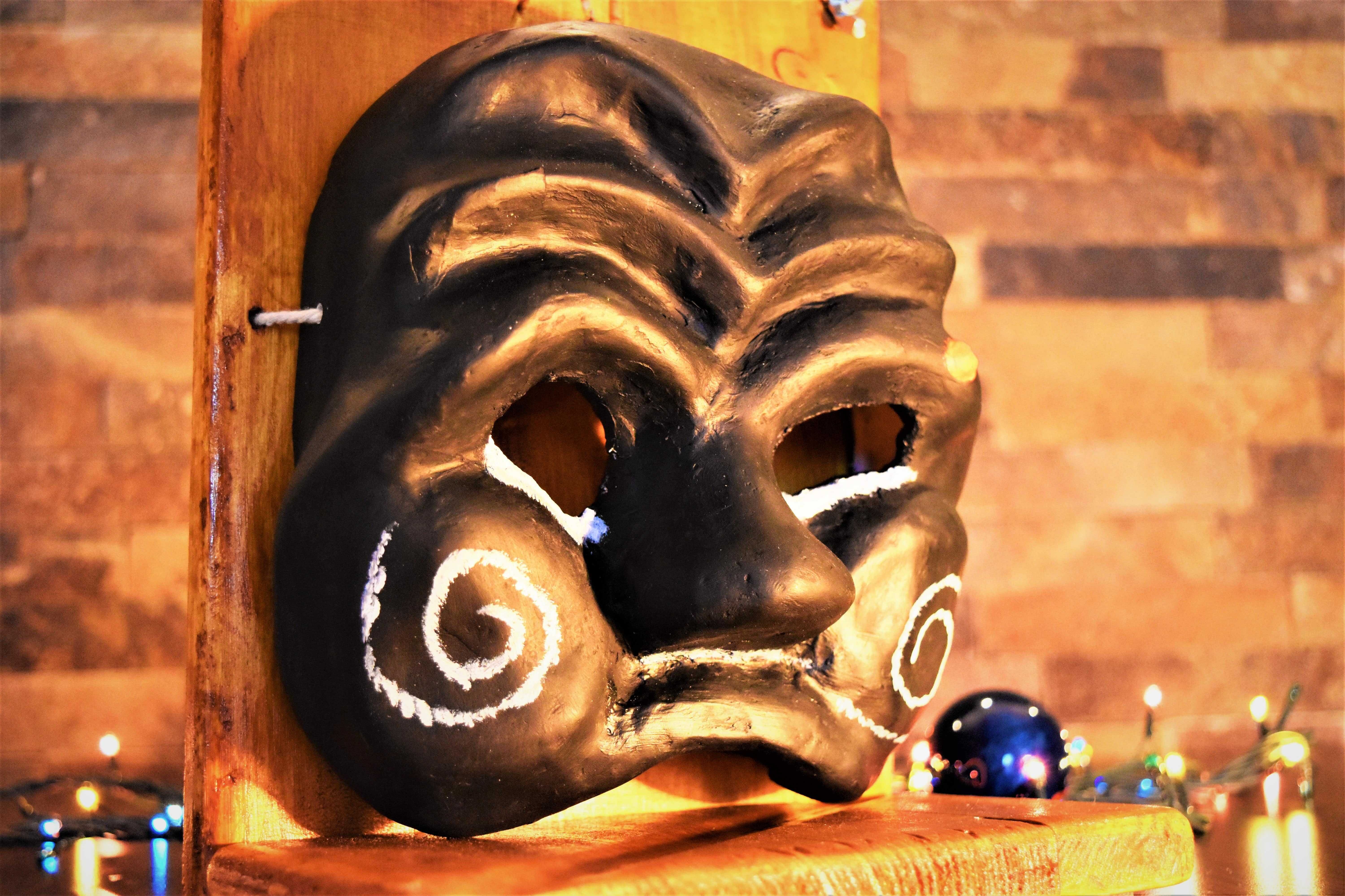 Arlecchino – Mască Teatrală Commedia dell’Arte Artizanală