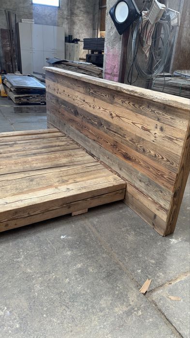 Pat din lemn recuperat