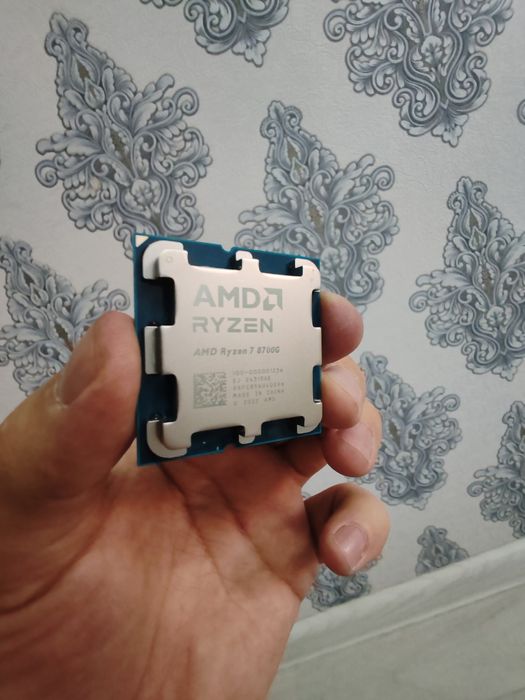 Ryzen 7 8700G 8 ядерный