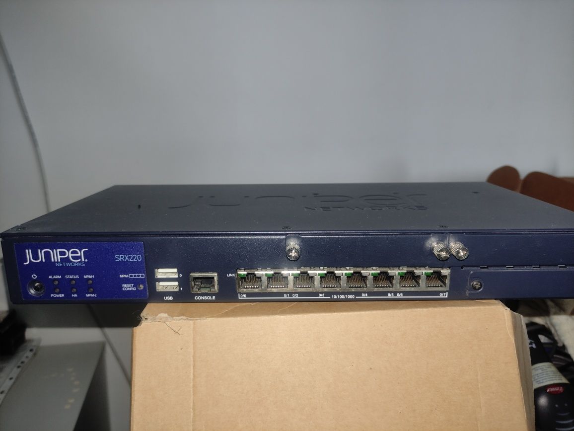 Межсетевой экран Juniper SRX220