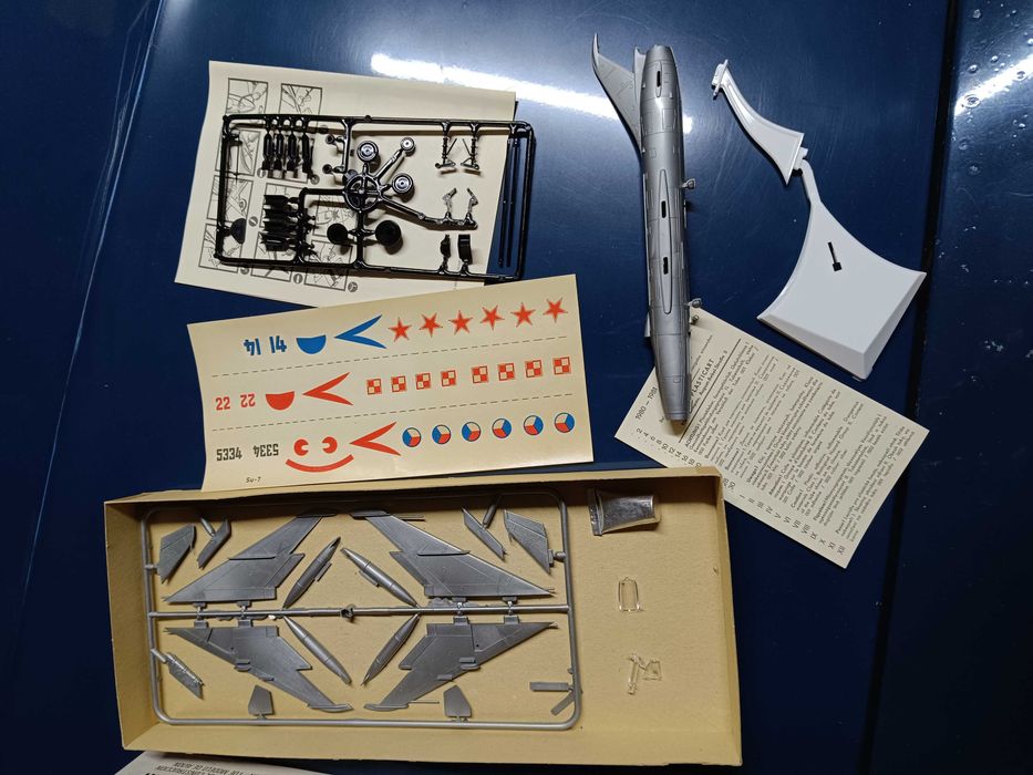 Макет на самолет СУ-7 /SU-7 за сглобяване Plasticart GDR