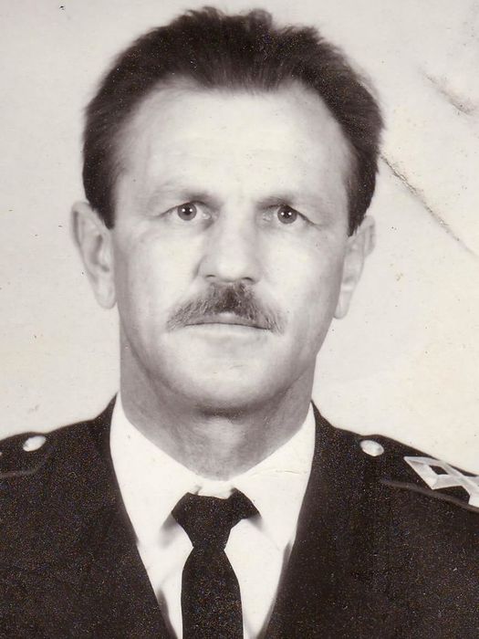 Спиннинги,катушки, леска, садки, вертушки, мультиварка в отличном сост