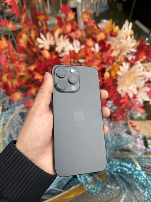 Продаю Айфон 15 про макс на 256г