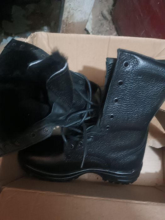 Продам зимние берцы 37 размер