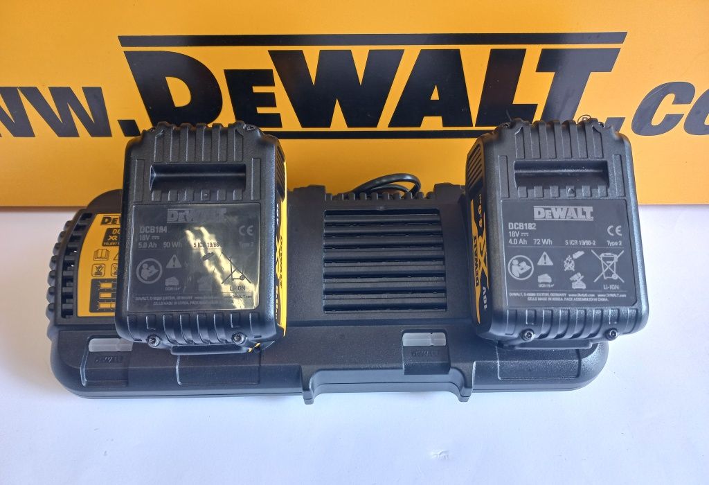 Зарядно устройство DeWALT DCB132 двойно с батерии 4Ah и 5Ah