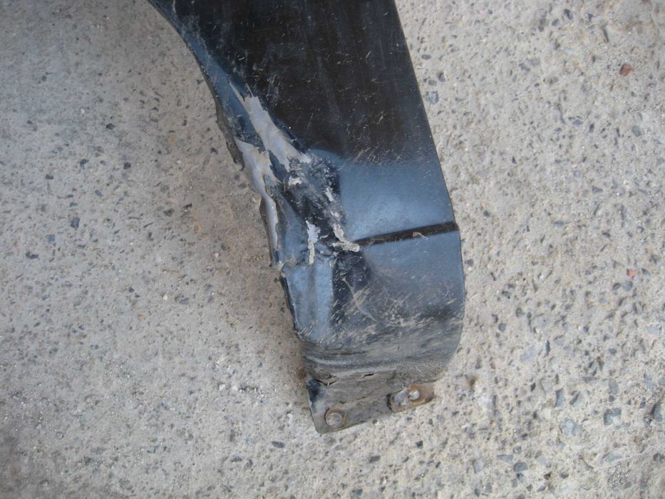 Продава Калник, преден ляв за Такума 2006 г.