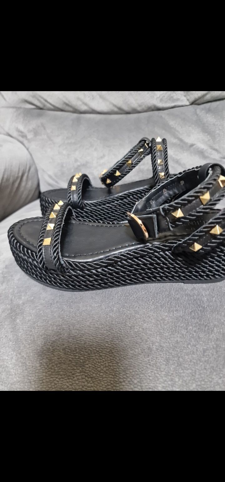 Sandale superbe Valentino 38