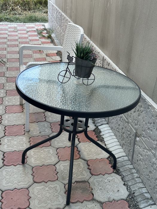 Садовый столик