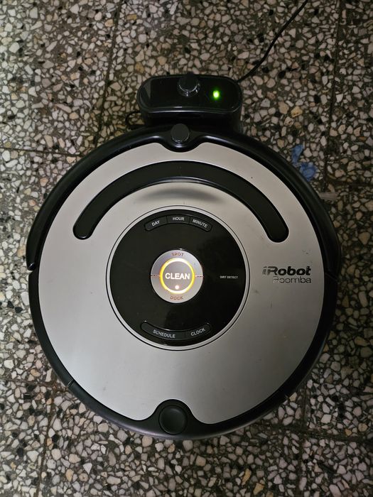 Roommate I robot   прахосмукачка