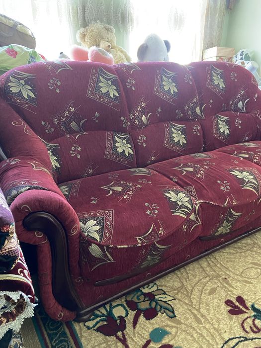 Продается мягкая мебель диван с креслами