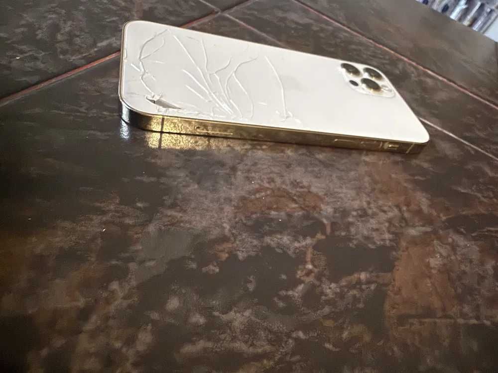 iPhone 12 pro - iCloud/ за части/ заключен
