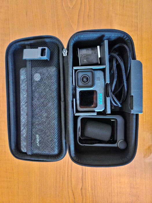 GoPro Hero 12 Black + Media Mod + Pachet de accesorii + Garantie