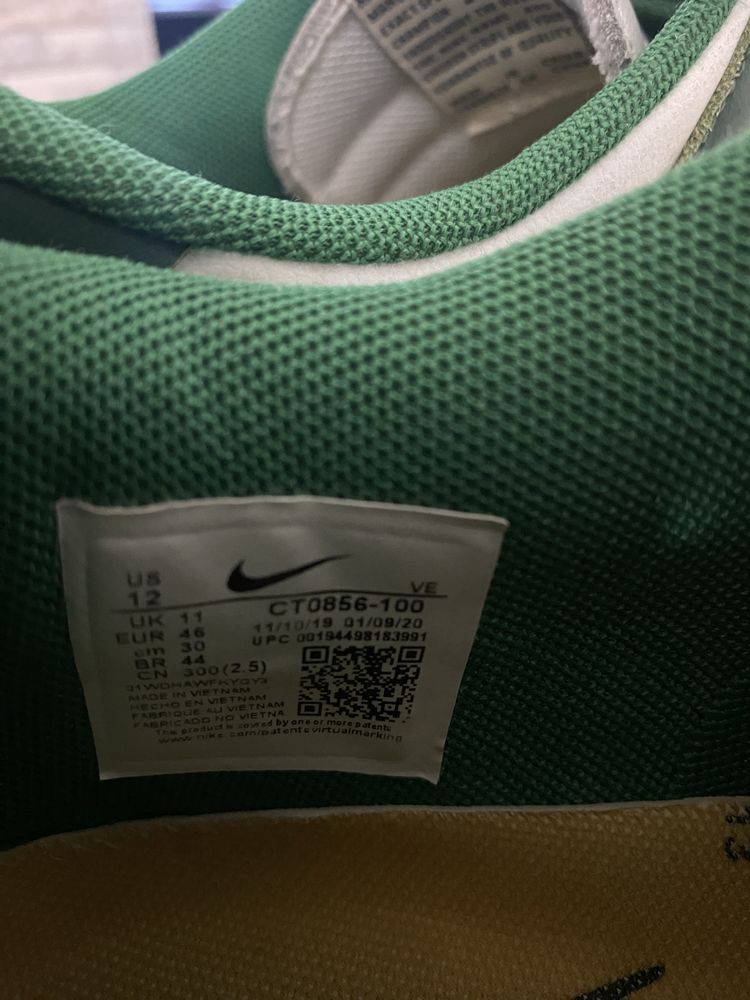Обувки на Nike Dunk Off-White