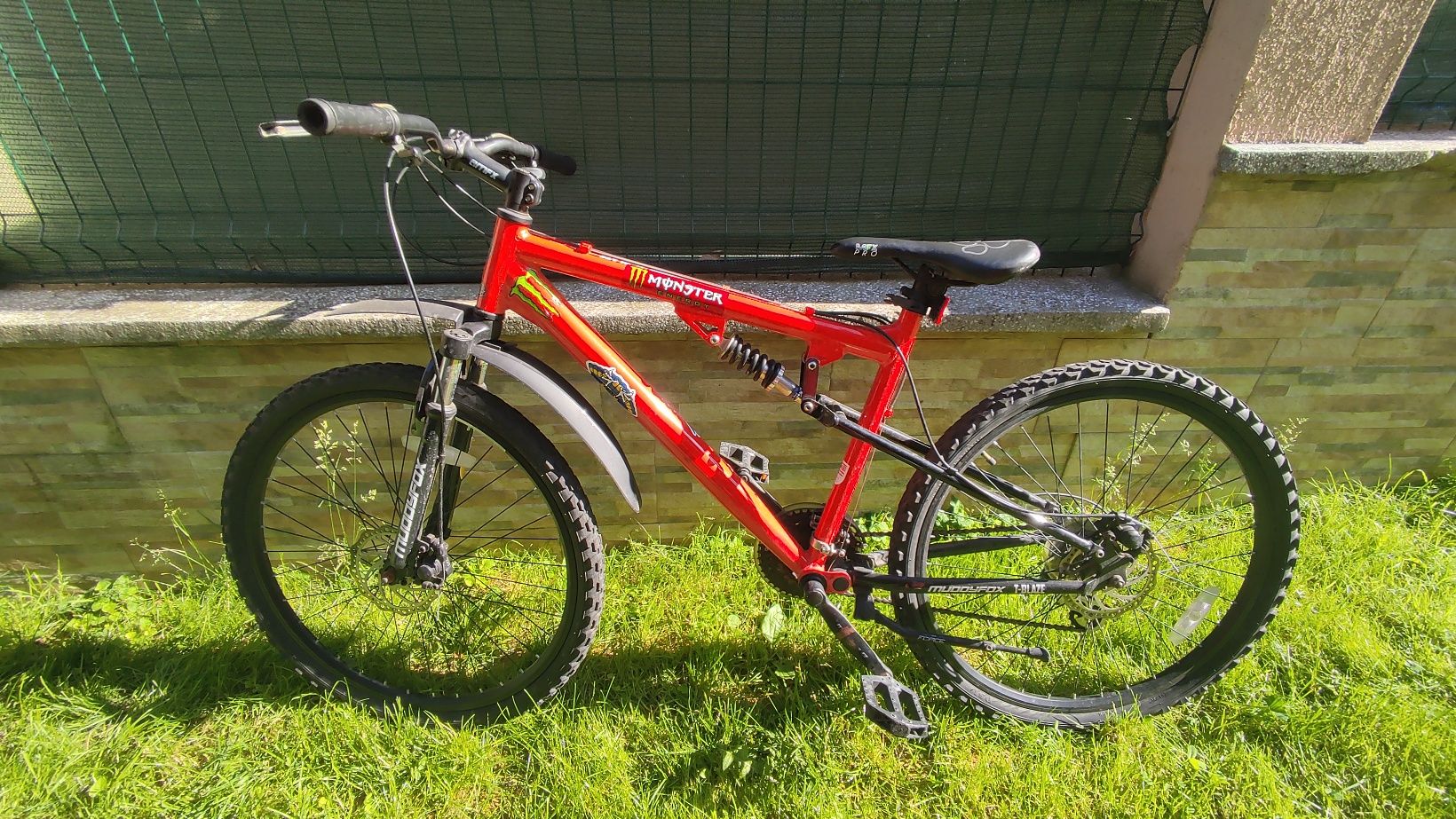 bicicletă full suspension muddyfox 26'