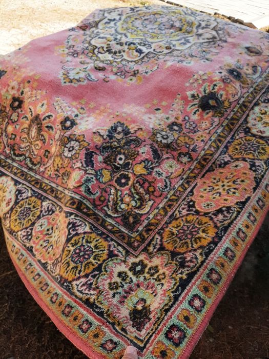 Продается ковры и дорожки