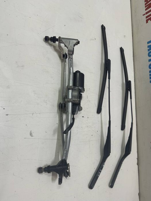 Braț ansamblu motoraș stergator BMW Seria 1 E81 E87