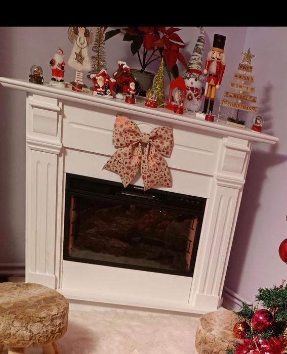 Șemineu electric pe colț