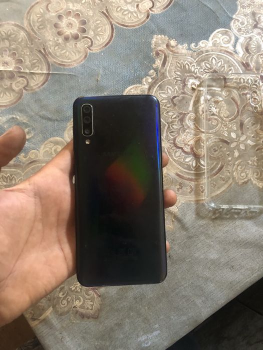 А 50 сотилади самсунг