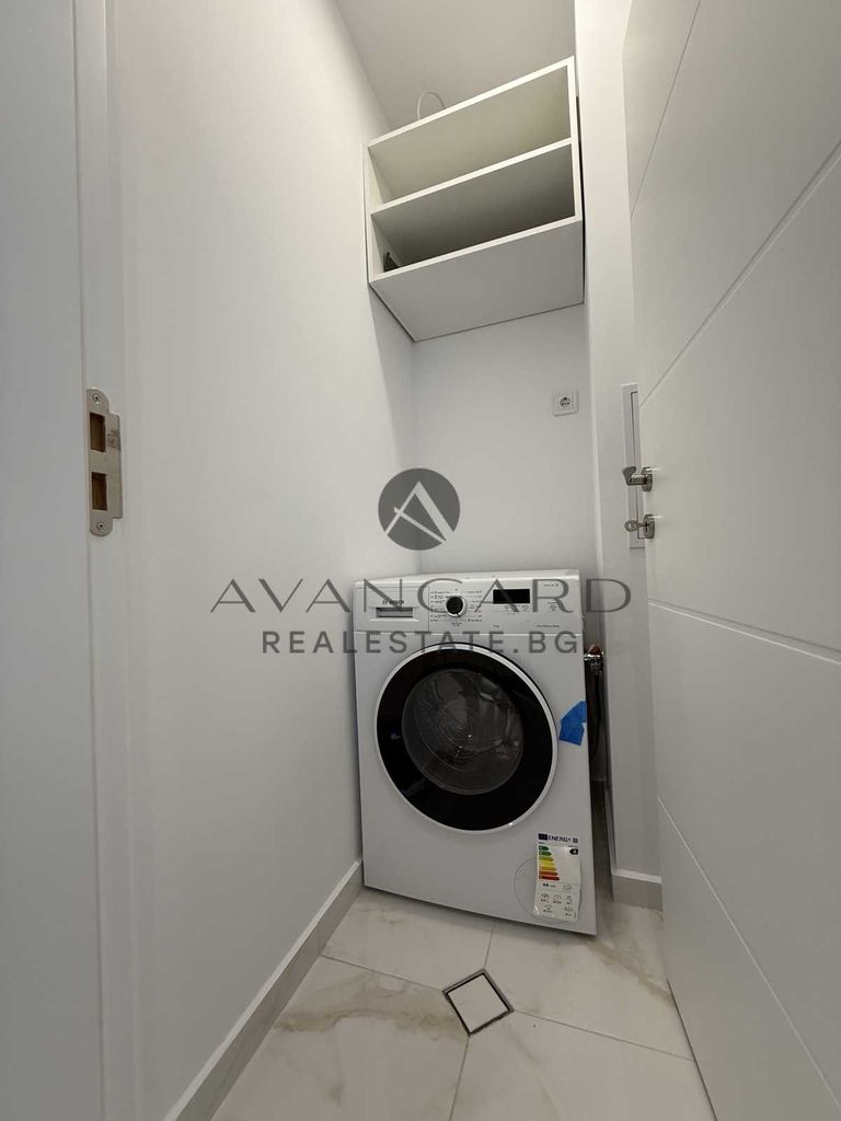Продава се Тристаен апартамент в Пловдив, Остромила - 118 кв.м за 1907 €/кв.м - Снимка #13