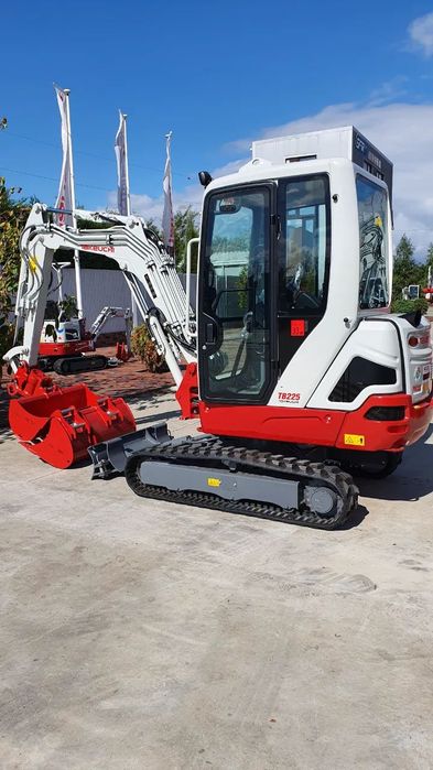Takeuchi TB 225 4 ani garantie Garantie 4 ANI sau 4000 ore