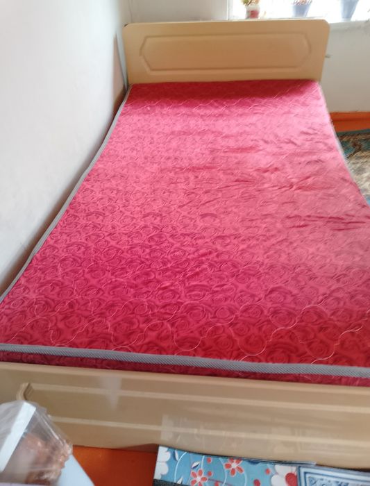 Продам по договорной цене диван ,кресла ,кровать,телевизор